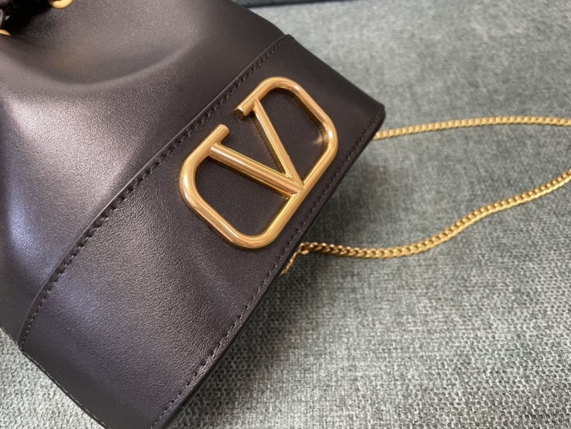 Va1e*ntin0 bucket bag